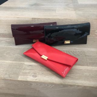 Sezona tanečních se blíží. Na prodloužené můžete zazářit s luxusním psaníčkem Hogl. #hogl #psanicko #prodlouzena #tanecni